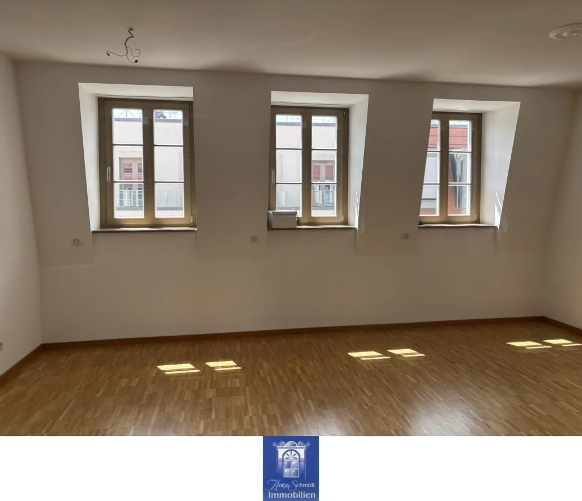 5 Zimmer Wohnung mit 157 m² in Dresden – Bild 1