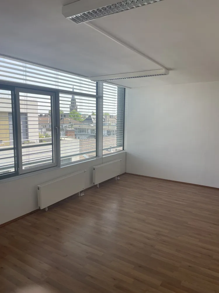 3 Zimmer Wohnung mit 100 m² in Krefeld – Bild 2