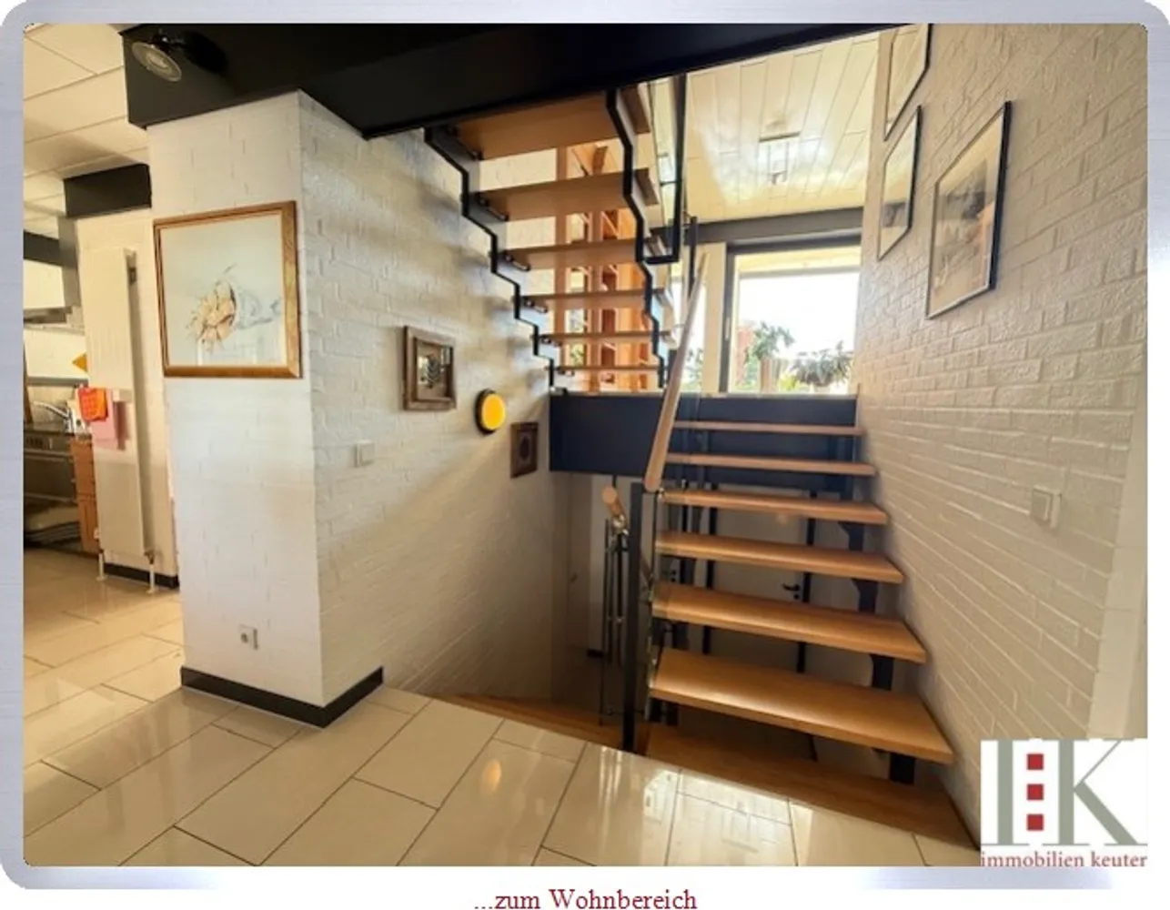 8 room house with 220 m² in Kaarst – Photo 2