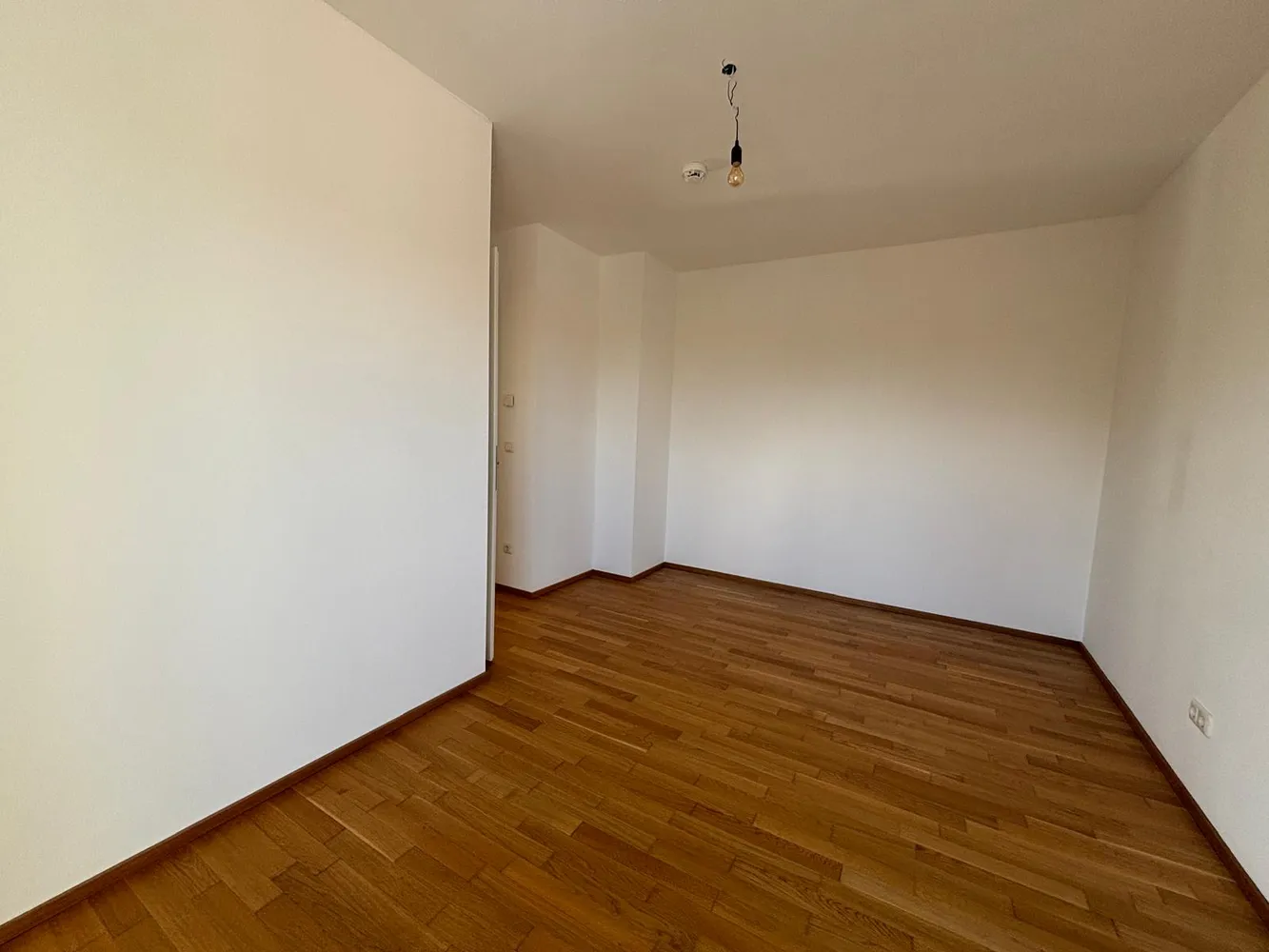 2 room apartment with 70 m² in Munich – Photo 12