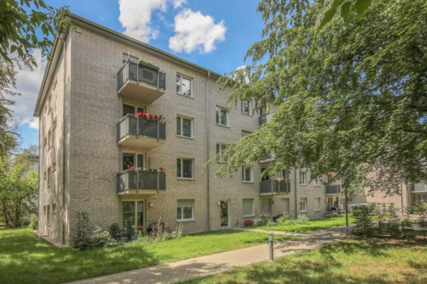 2 room apartment with 40 m² in Berlin – Photo 2