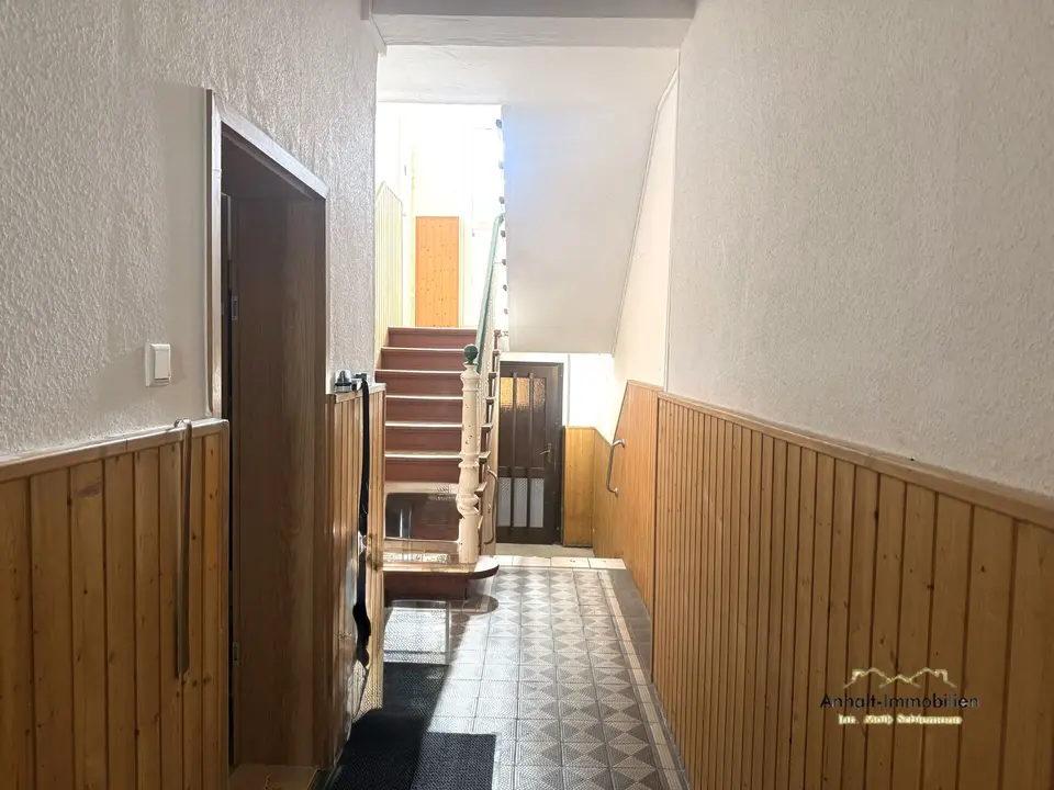 4 Zimmer Wohnung mit 111 m² in Bitterfeld-Wolfen – Bild 3