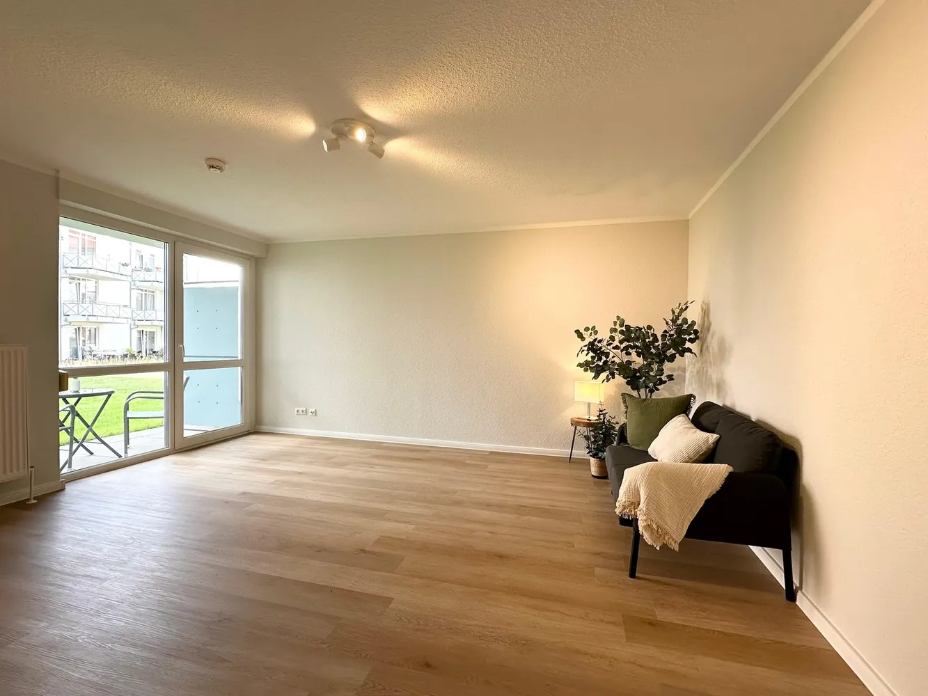 1 Zimmer Wohnung mit 34 m² in Rostock – Bild 2