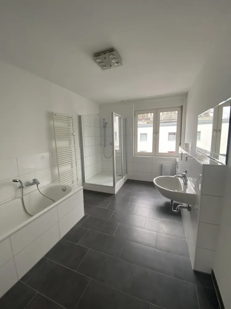 6 Zimmer Wohnung mit 137 m² in Krefeld – Bild 7