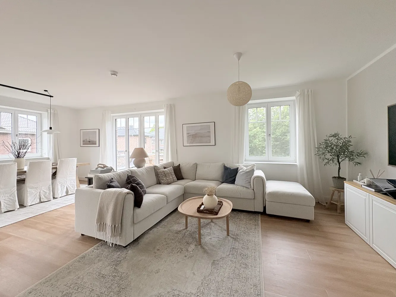 4 Zimmer Wohnung mit 136 m² in Elmshorn – Bild 1