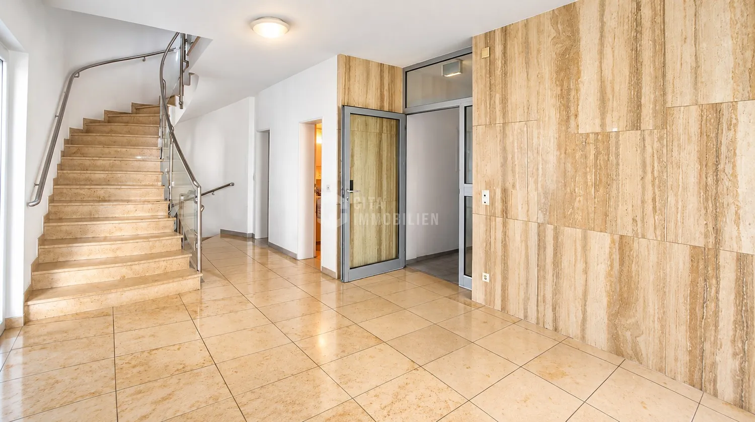 1 Zimmer Wohnung mit 12 m² in Frankfurt am Main – Bild 2