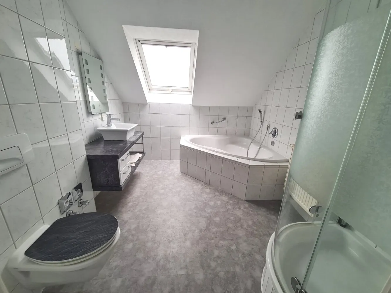 3 room apartment with 93 m² in Chemnitz – Photo 3