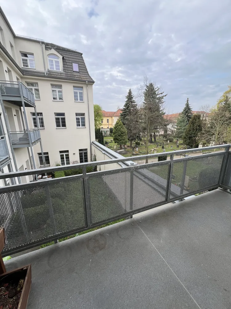 2 Zimmer Wohnung mit 168 m² in Dresden – Bild 4