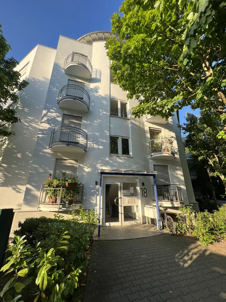 2 Zimmer Wohnung mit 70 m² in Frankfurt am Main – Bild 1