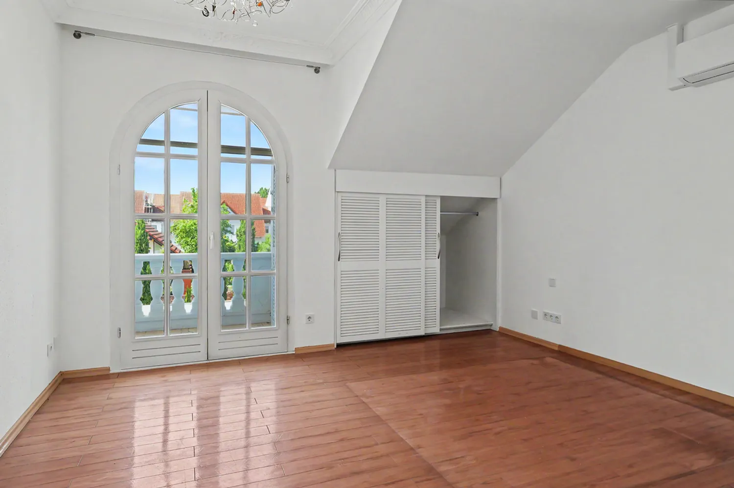 5 Zimmer Wohnung mit 206 m² in Hockenheim – Bild 8