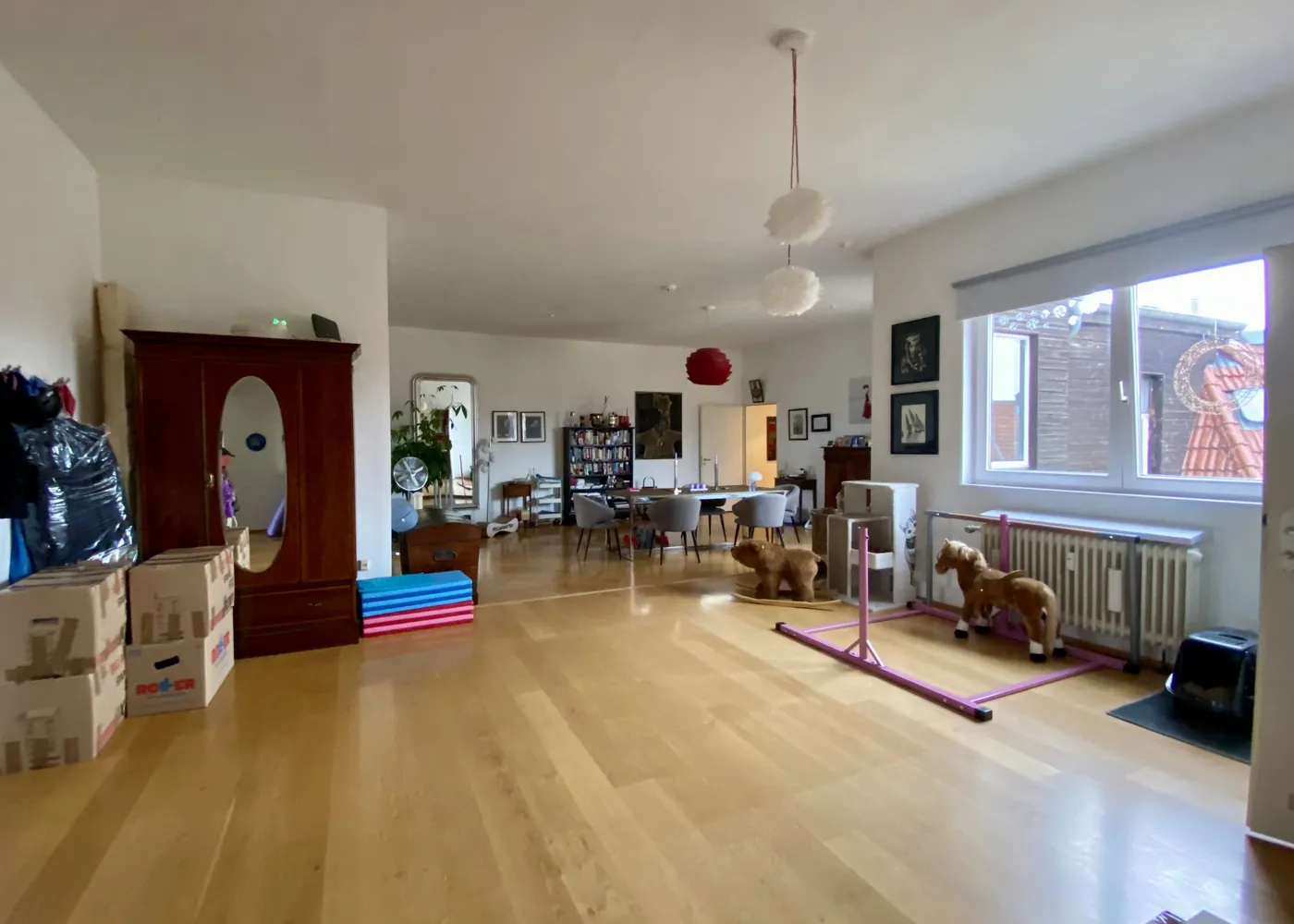 7 Zimmer Wohnung mit 240 m² in Berlin – Bild 1