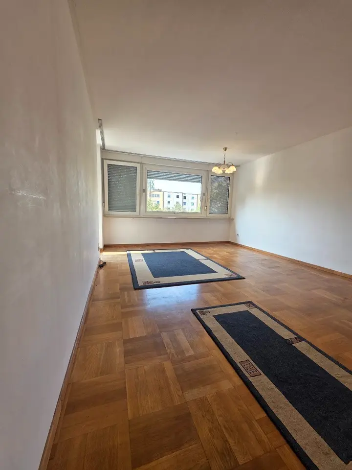 5 Zimmer Wohnung mit 113 m² in Regensburg – Bild 2