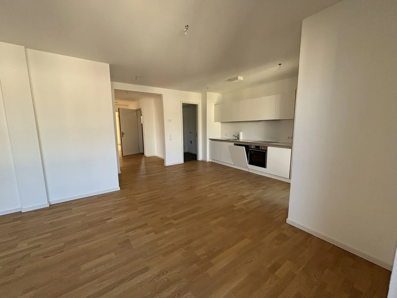 4 Zimmer Wohnung mit 99 m² in Wiesbaden – Bild 2
