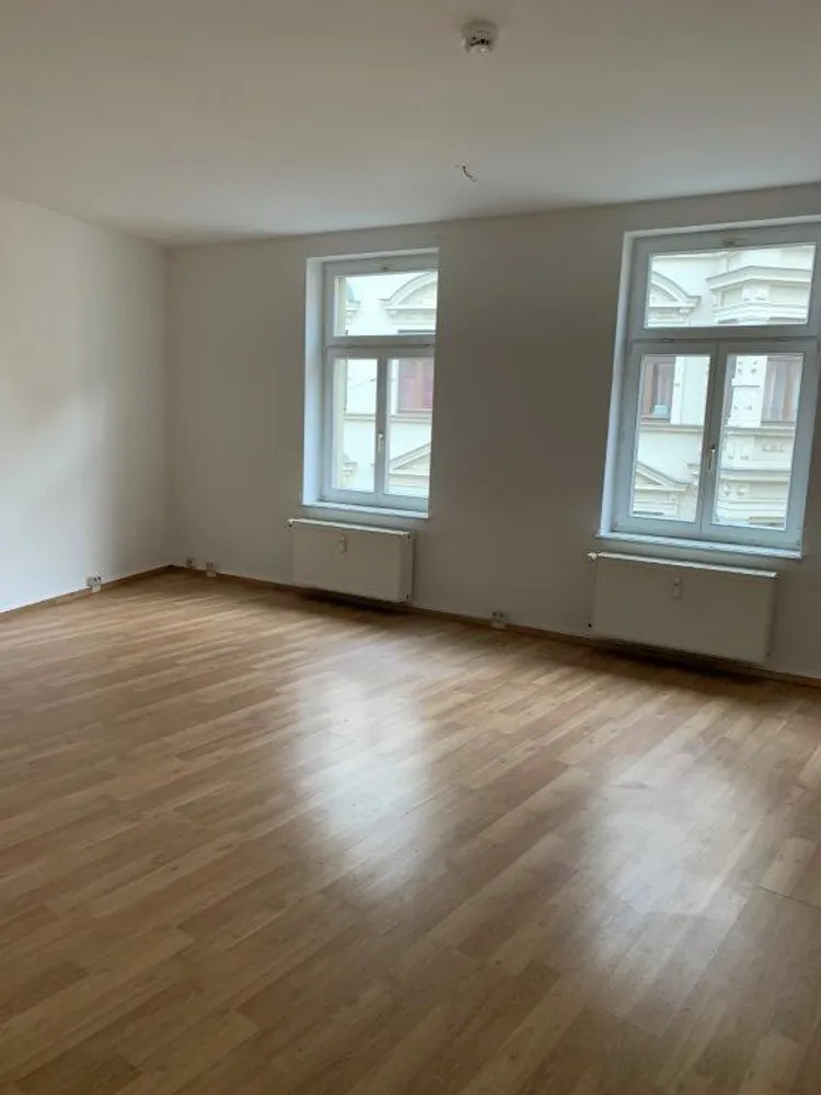5 Zimmer Wohnung mit 153 m² in Halle (Saale) – Bild 1