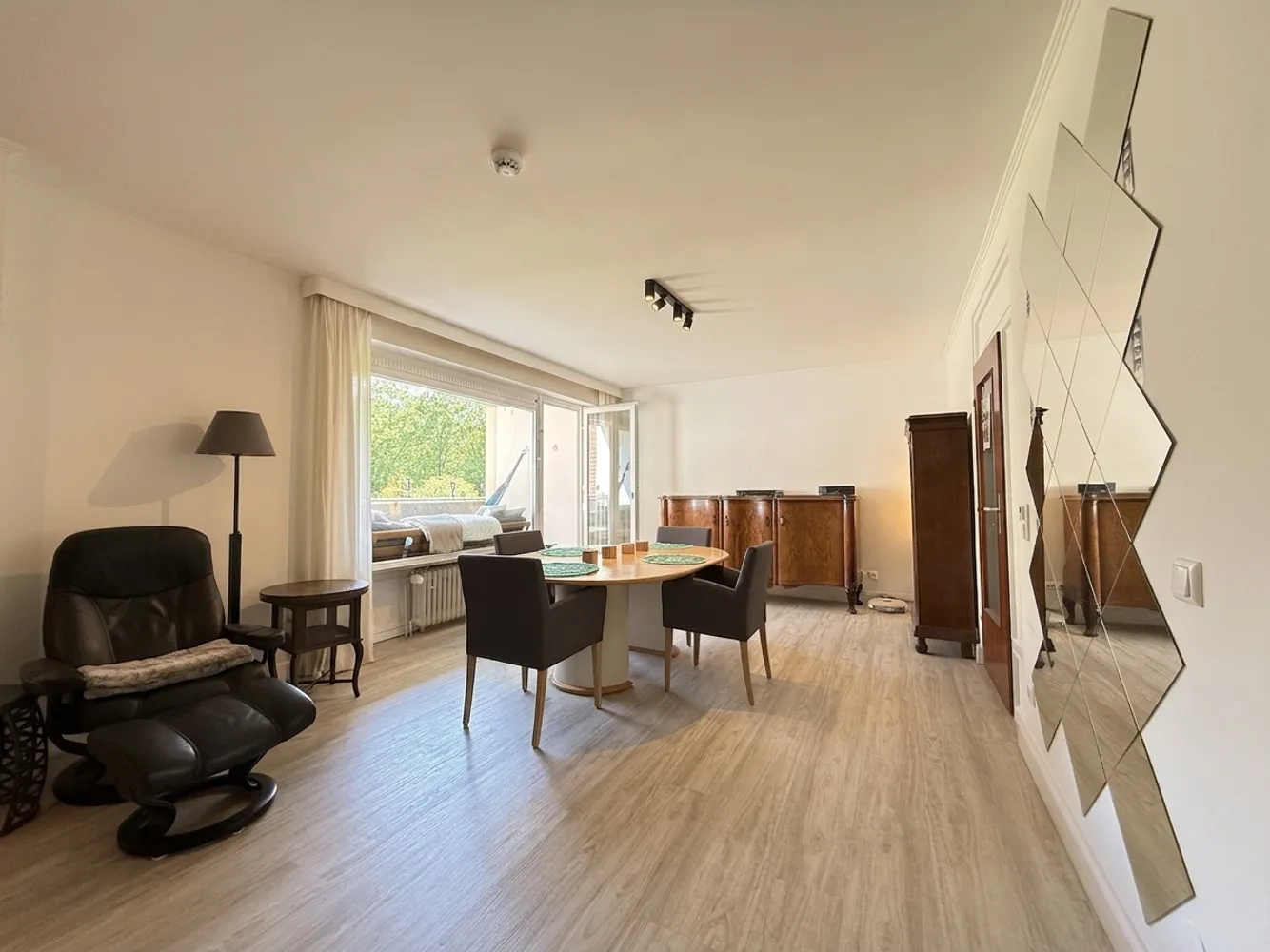 4 Zimmer Wohnung mit 104 m² in Hamburg – Bild 2