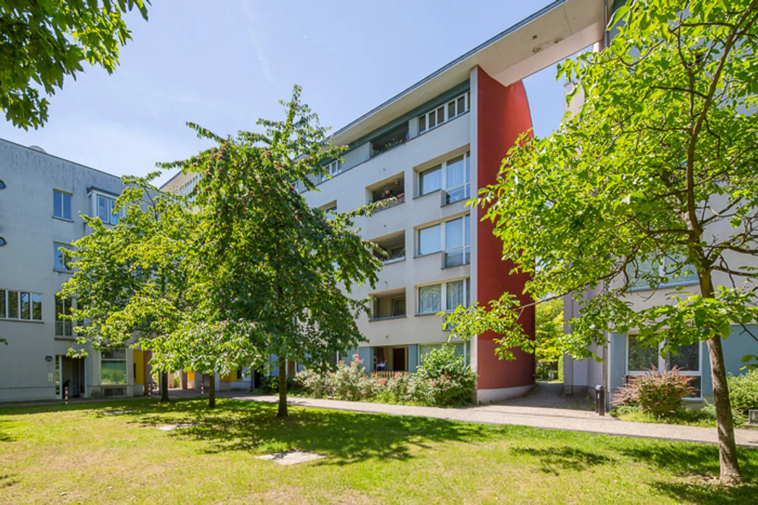 2 room apartment with 65 m² in Berlin – Photo 1
