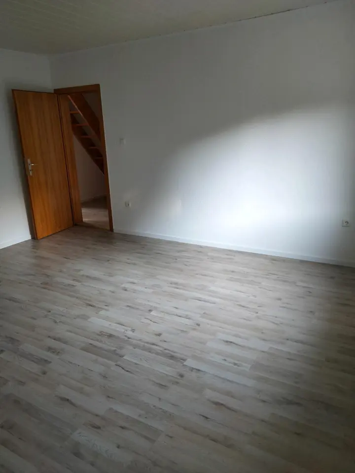 4 Zimmer Wohnung mit 110 m² in Suhl – Bild 3