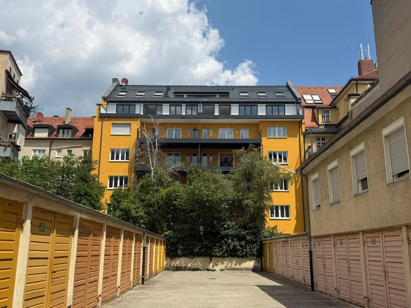 4 Zimmer Wohnung mit 127 m² in München – Bild 1