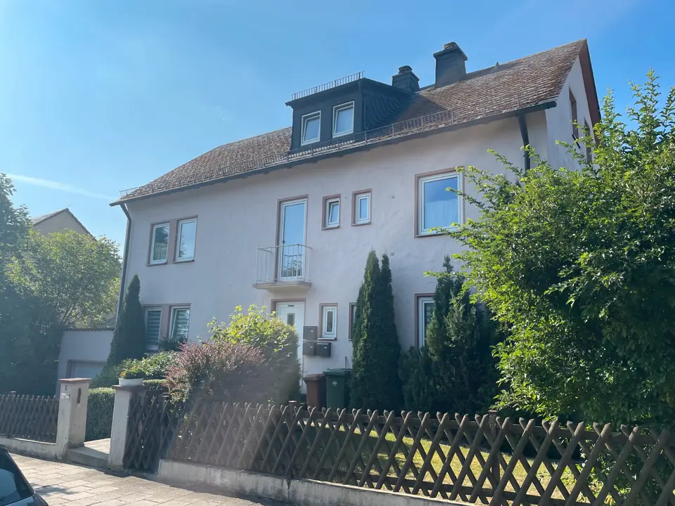 3 Zimmer Wohnung mit 111 m² in Hof – Bild 1