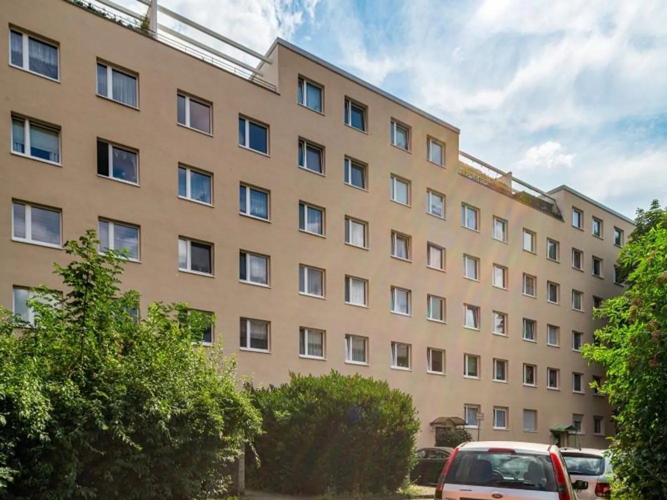 4 Zimmer Wohnung mit 104 m² in Halle (Saale) – Bild 1