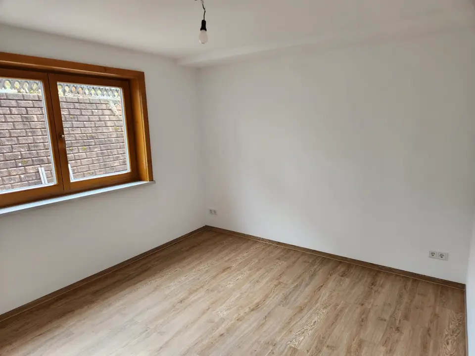 5 Zimmer Wohnung mit 185 m² in Suhl – Bild 2