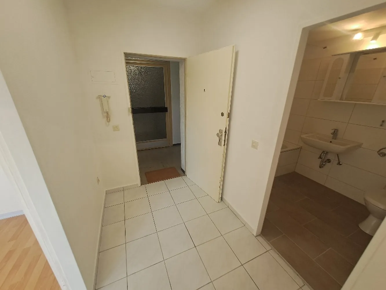 1 Zimmer Wohnung mit 30 m² in Frankfurt am Main – Bild 8