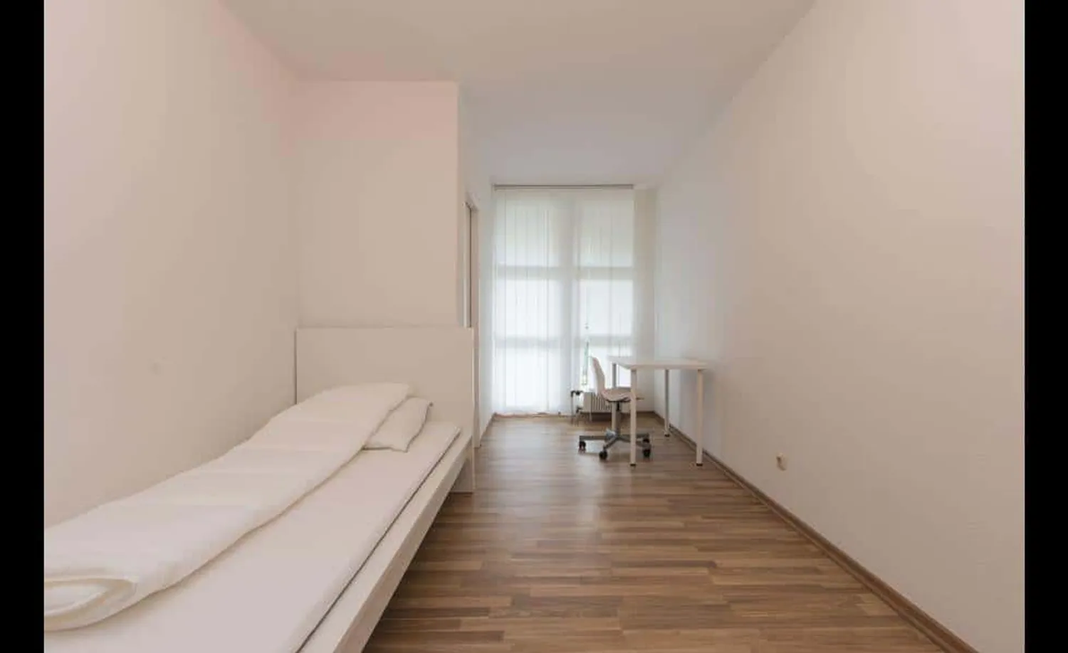 Shared room with 13 m² in Berlin – Photo 4