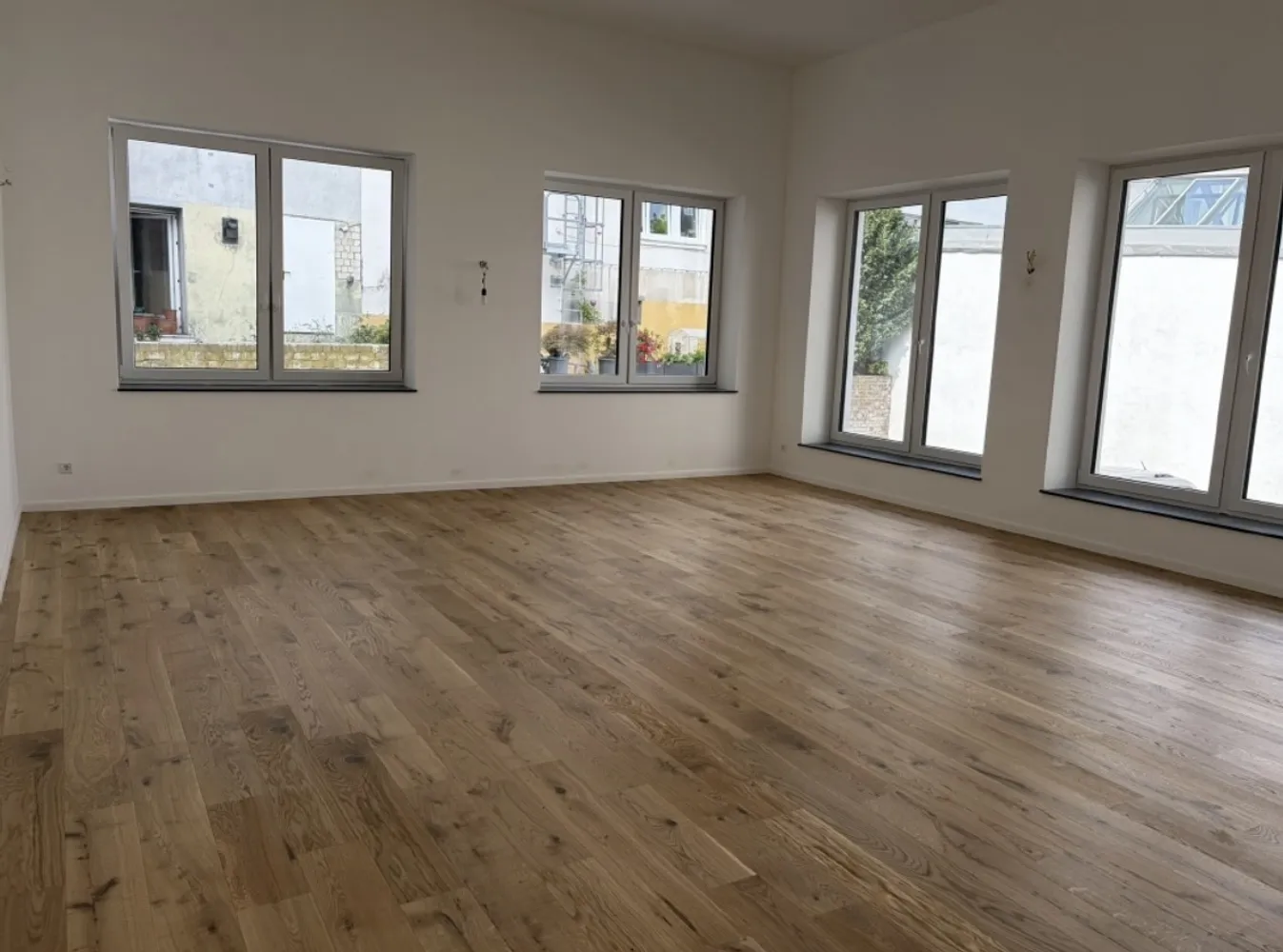 2 room apartment with 150 m² in Wuppertal – Photo 1