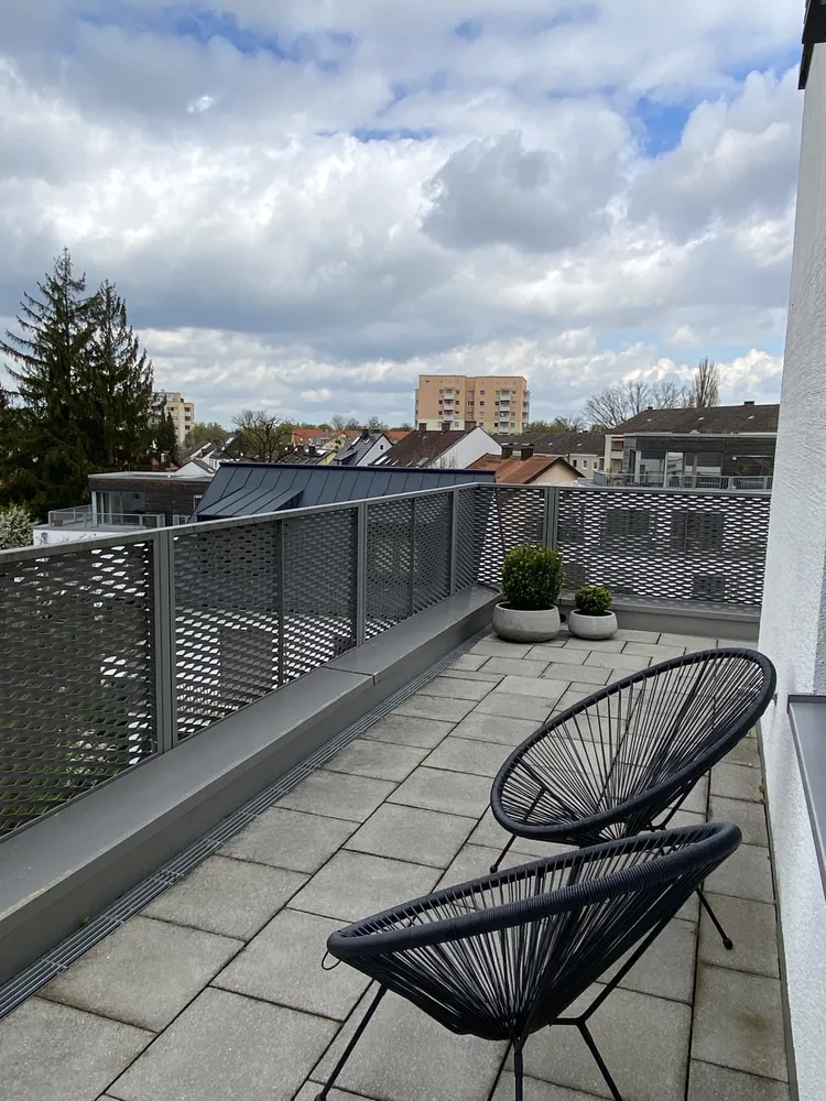 2 Zimmer Wohnung mit 81 m² in München – Bild 4