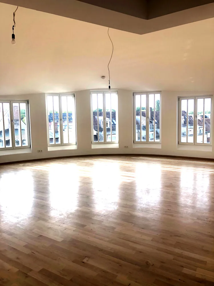 4 Zimmer Wohnung mit 162 m² in München – Bild 2