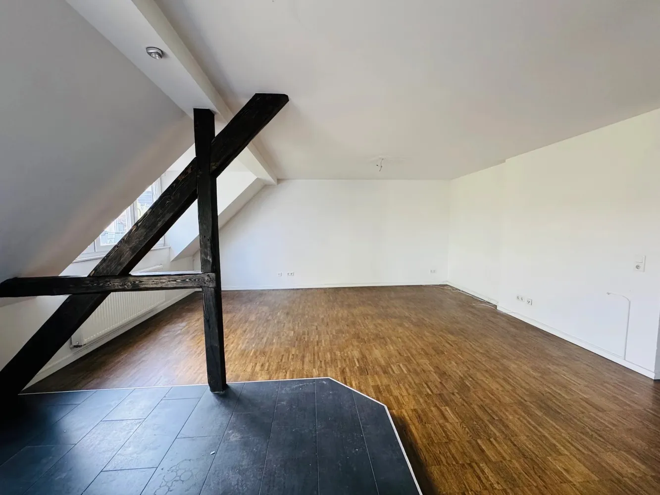 4 Zimmer Wohnung mit 95 m² in Düsseldorf – Bild 4