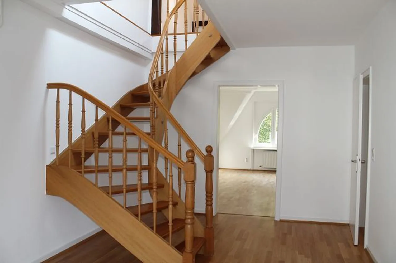 4 Zimmer Wohnung mit 125 m² in Wiesbaden – Bild 7
