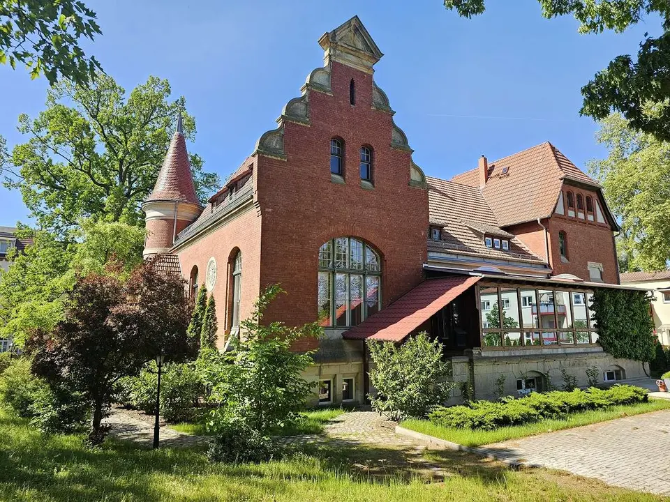 8 Zimmer Haus mit 715 m² in Torgau – Bild 4