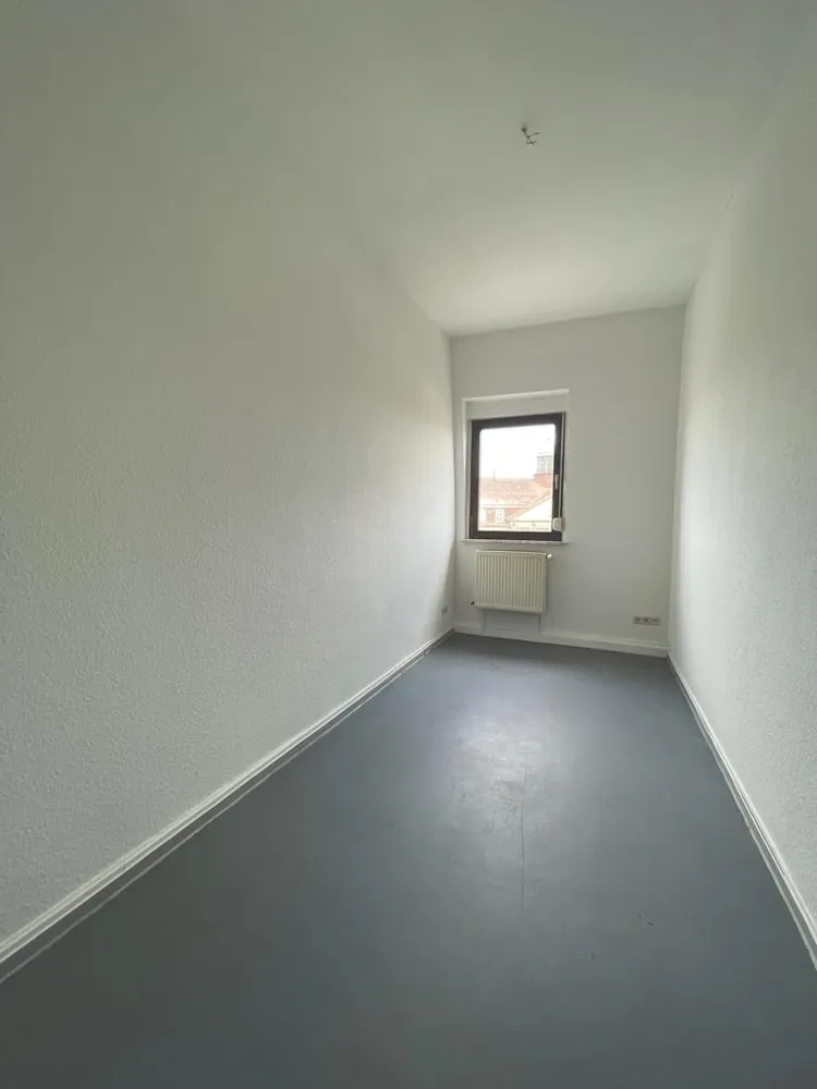 6 Zimmer Wohnung mit 117 m² in Karlsruhe – Bild 4