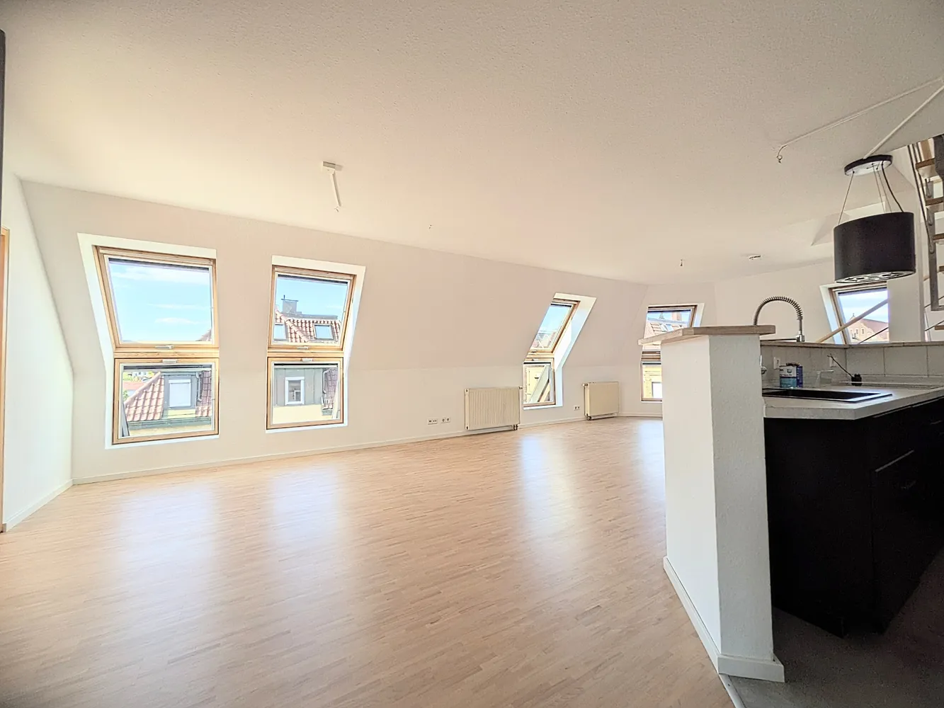 4 Zimmer Wohnung mit 108 m² in Stuttgart – Bild 1