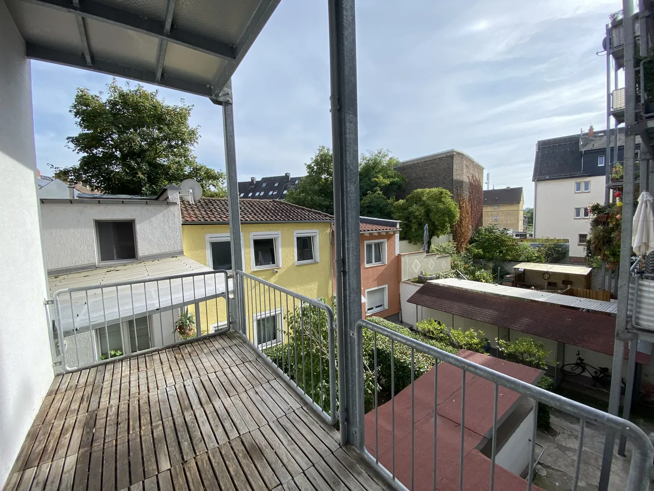 4 Zimmer Wohnung mit 102 m² in Wiesbaden – Bild 2