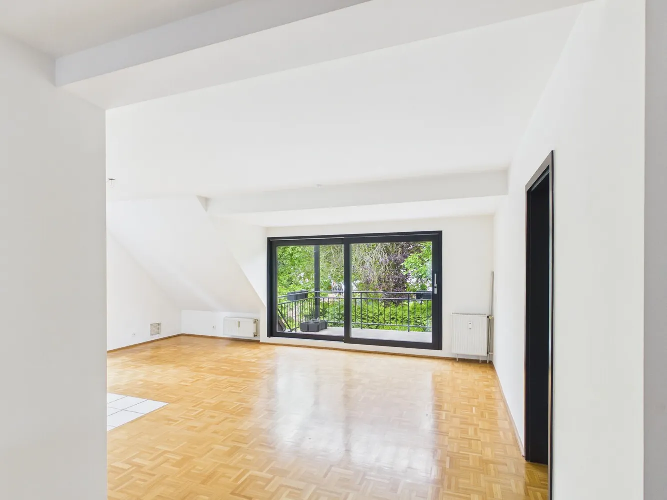 4 Zimmer Wohnung mit 125 m² in Köln – Bild 2