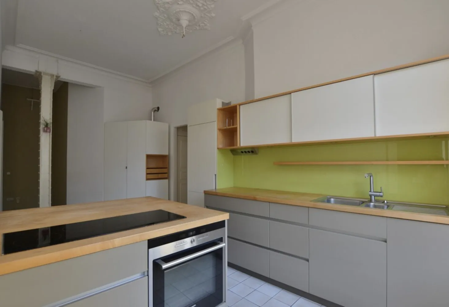 4 Zimmer Wohnung mit 110 m² in Wiesbaden – Bild 1