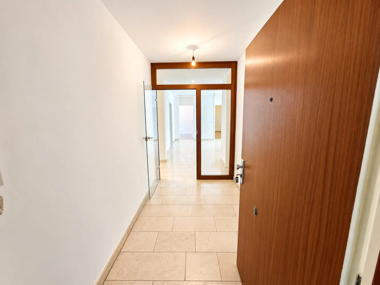 4 room apartment with 111 m² in Frankfurt am Main – Photo 1