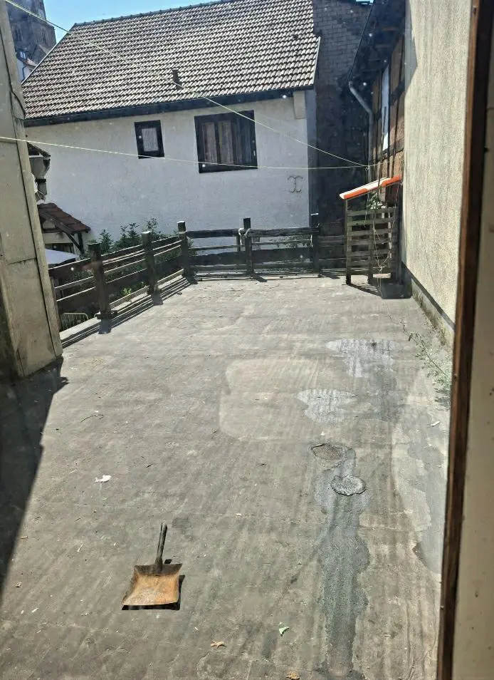 6 Zimmer Wohnung mit 180 m² in Meiningen – Bild 3