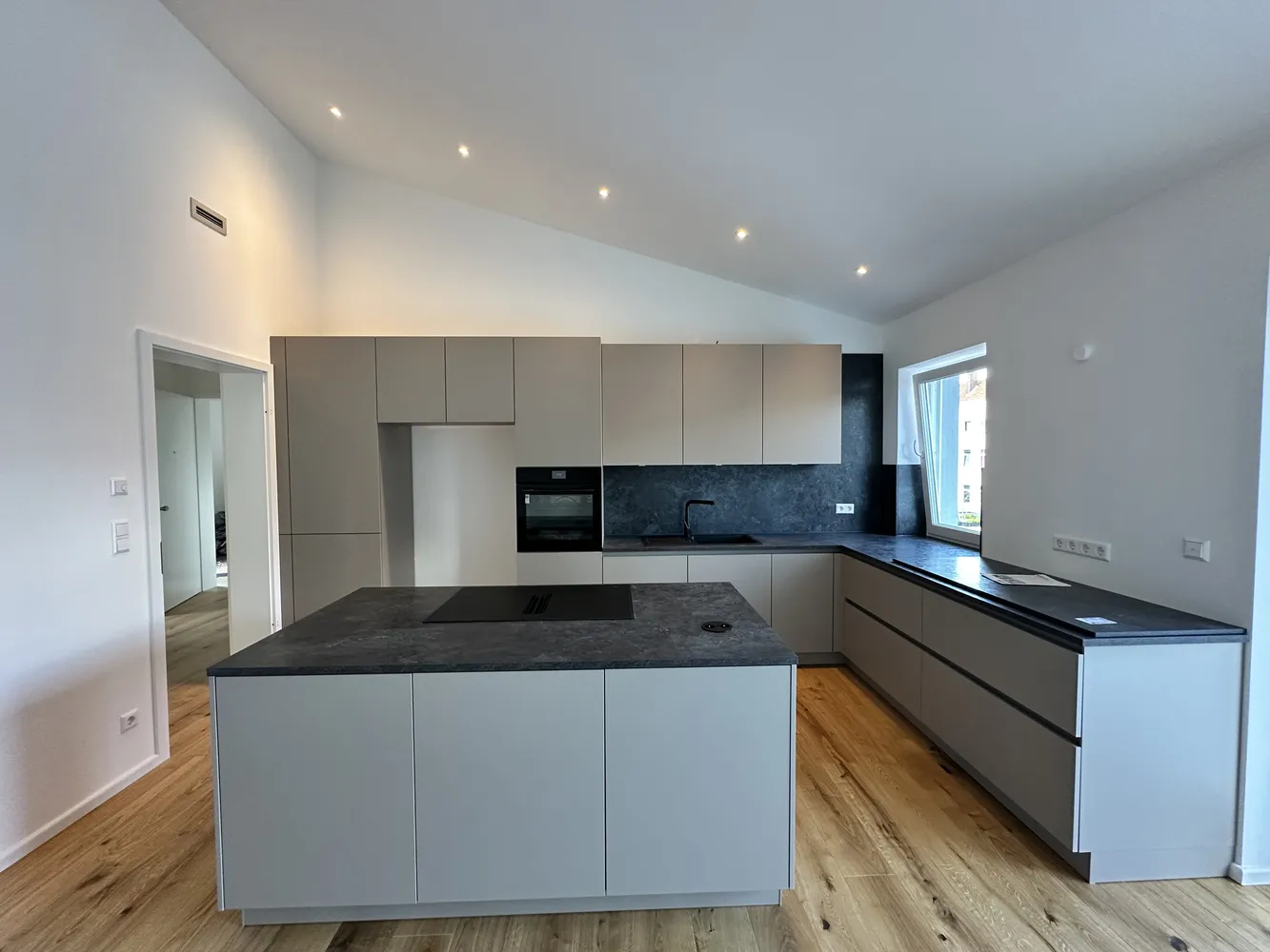 4 Zimmer Wohnung mit 155 m² in Hannover – Bild 4