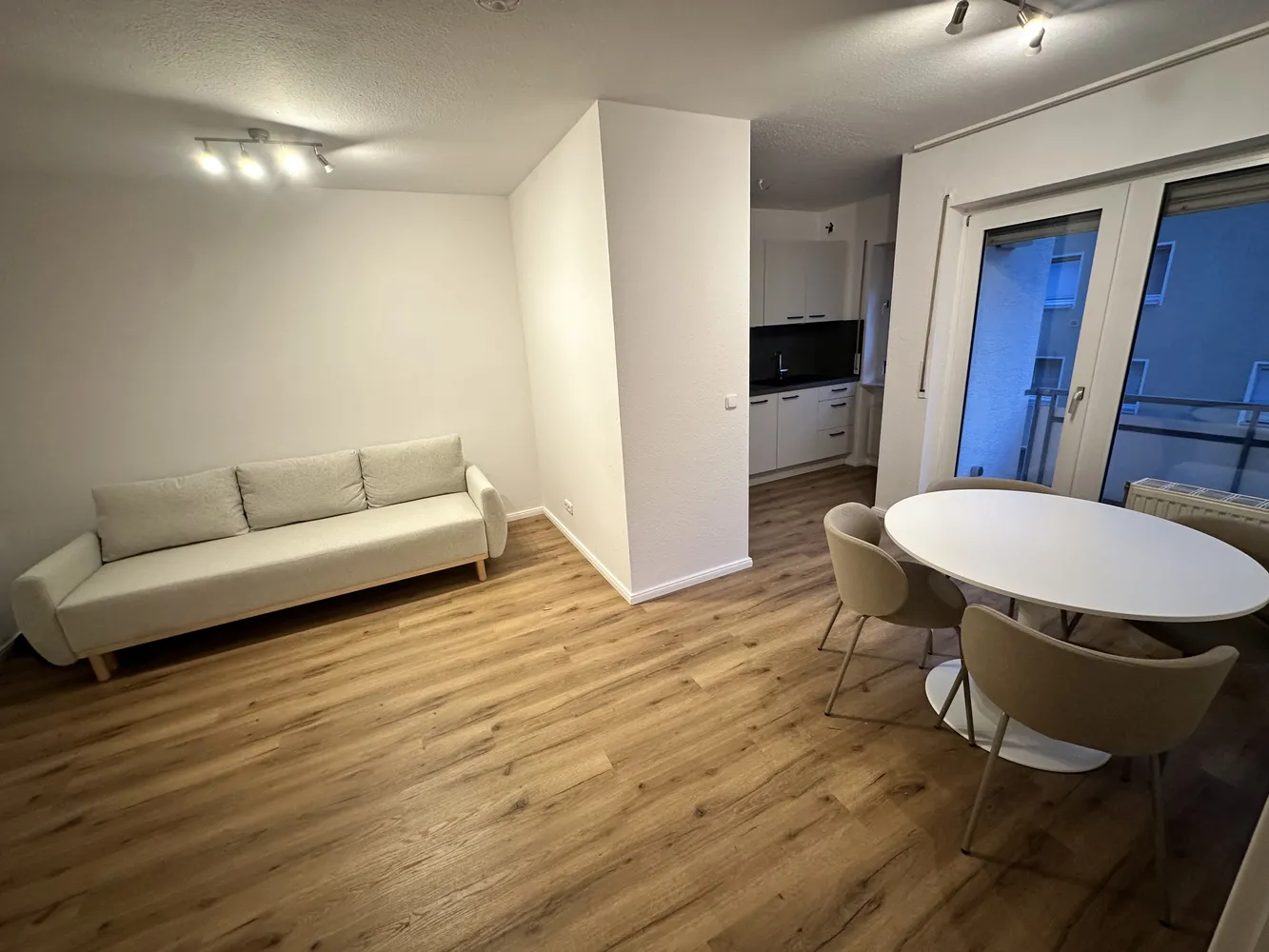 2 room apartment with 50 m² in Frankfurt am Main – Photo 1