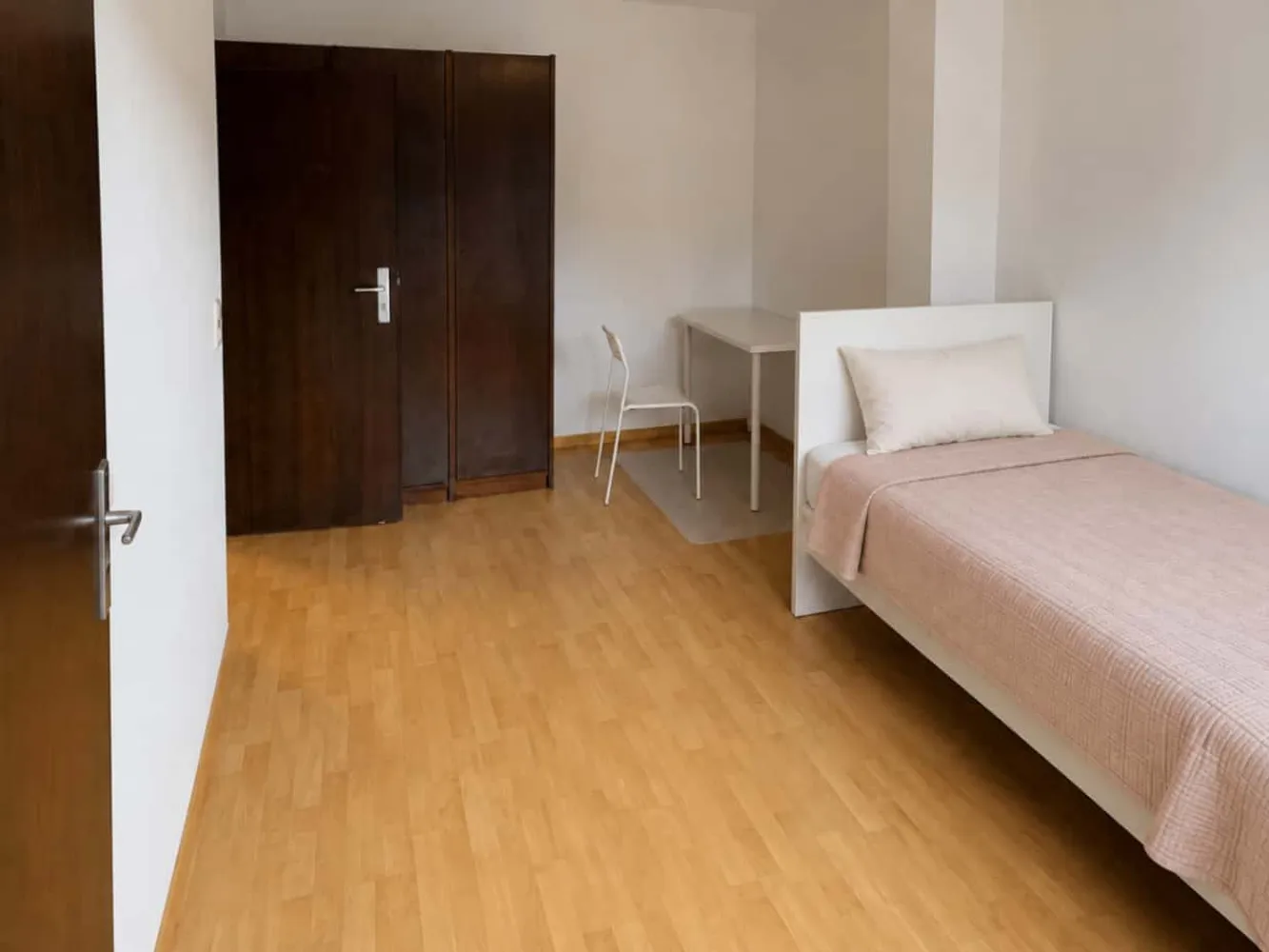 Shared room with 15 m² in Frankfurt am Main – Photo 9