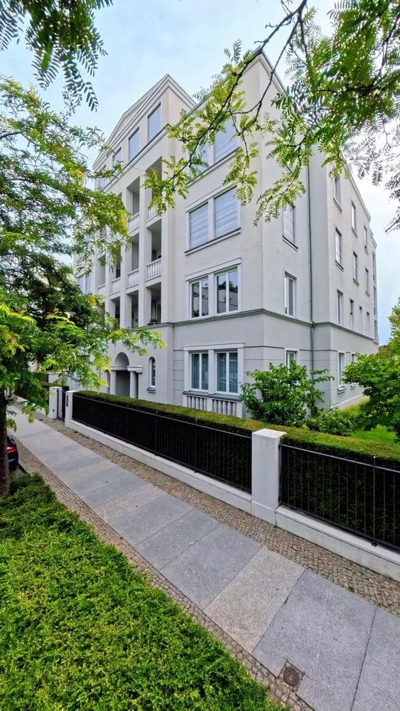 3 Zimmer Wohnung mit 112 m² in Berlin – Bild 2
