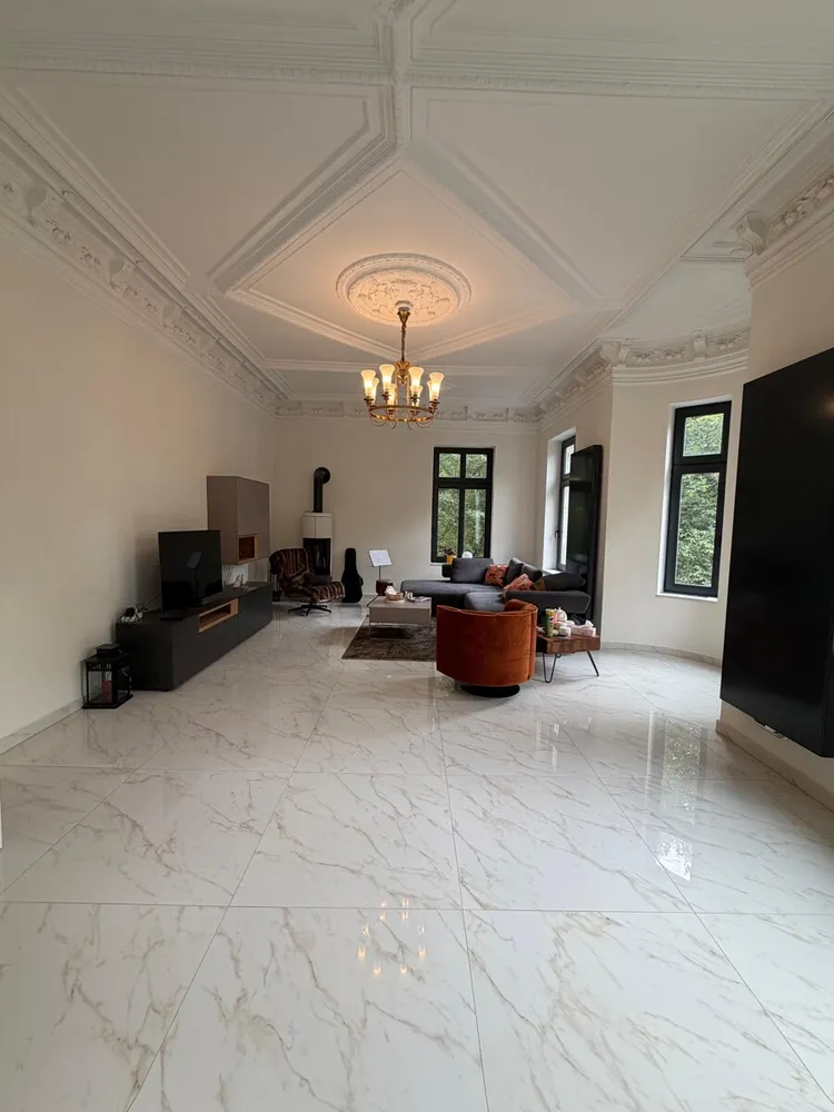 6 Zimmer Wohnung mit 228 m² in Hamburg – Bild 6