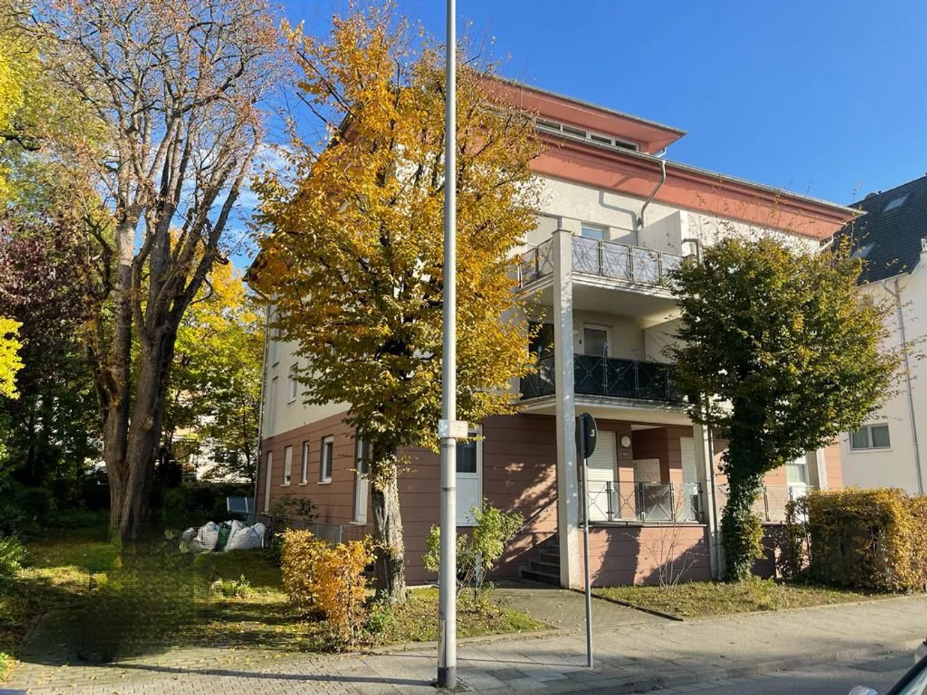 2 Zimmer Wohnung mit 65 m² in Wiesbaden – Bild 2
