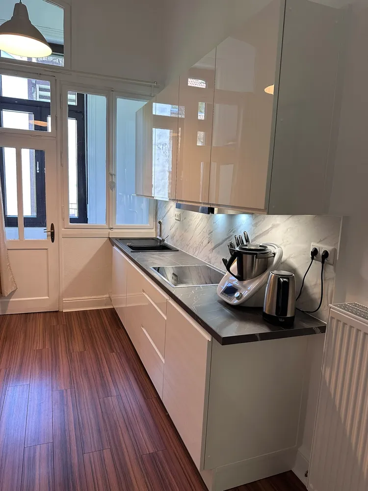 4 Zimmer Wohnung mit 129 m² in Wiesbaden – Bild 2