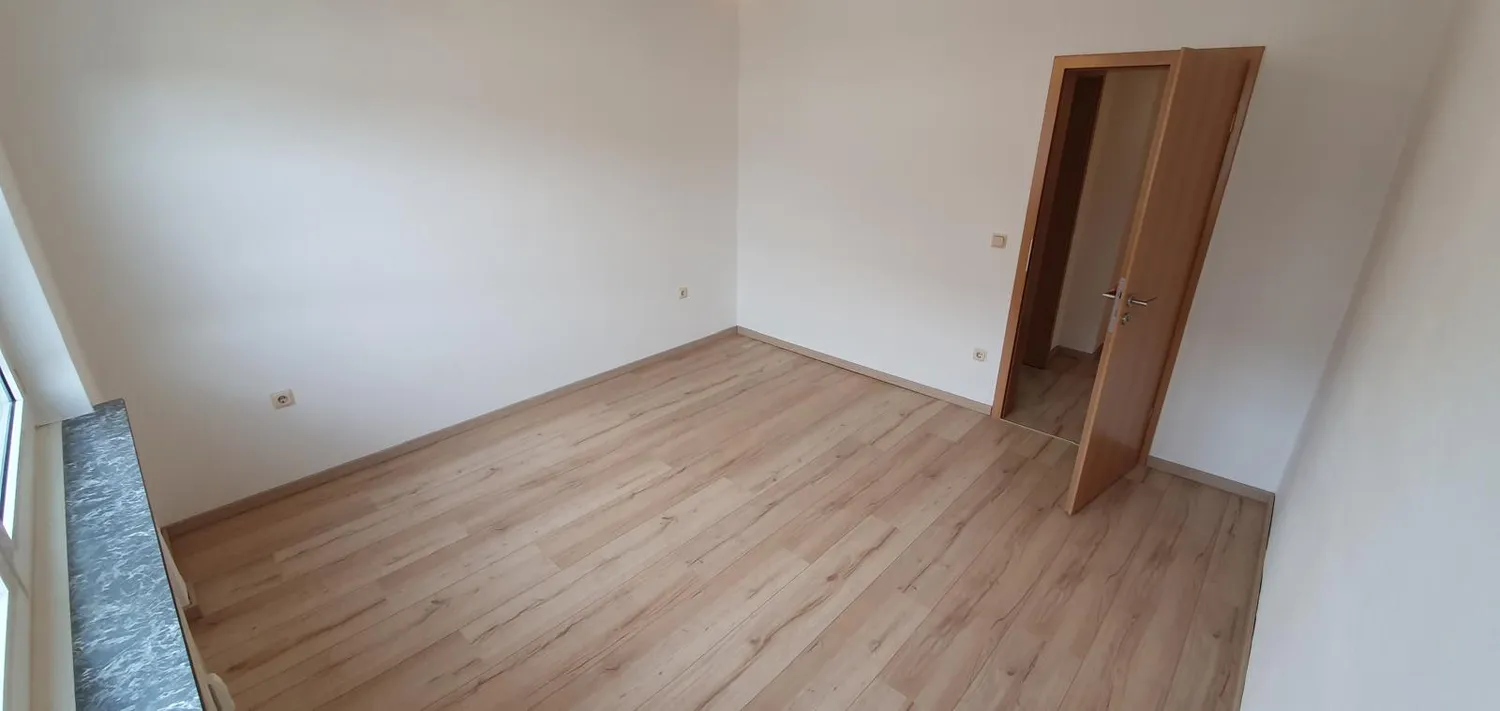 3 Zimmer Wohnung mit 90 m² in Oberhausen – Bild 2