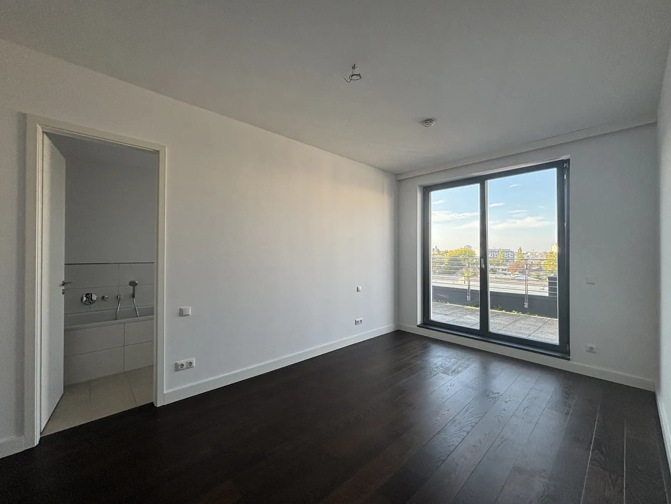 2 room apartment with 80 m² in Berlin – Photo 12