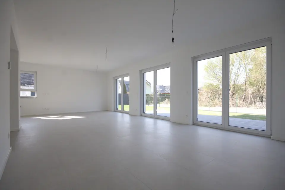 5 Zimmer Haus mit 153 m² in Falkensee – Bild 1